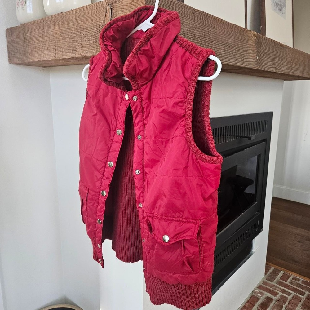 Great Northwest Vest Sweather Women S PL Red Puffer Sleeveless Snap Pocket - Picture 3 of 4
